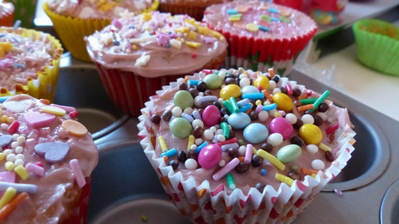 Sprinkles are delicious, but they don’t last long. How long does a sprinkles cake stay fresh? 